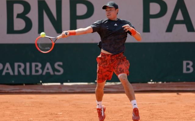 开云体育-吴易昺法网不敌No.24 3胜5负结束首个红土赛季